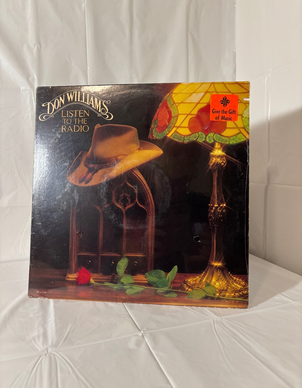 Dom Williams “Listen To The Radio”