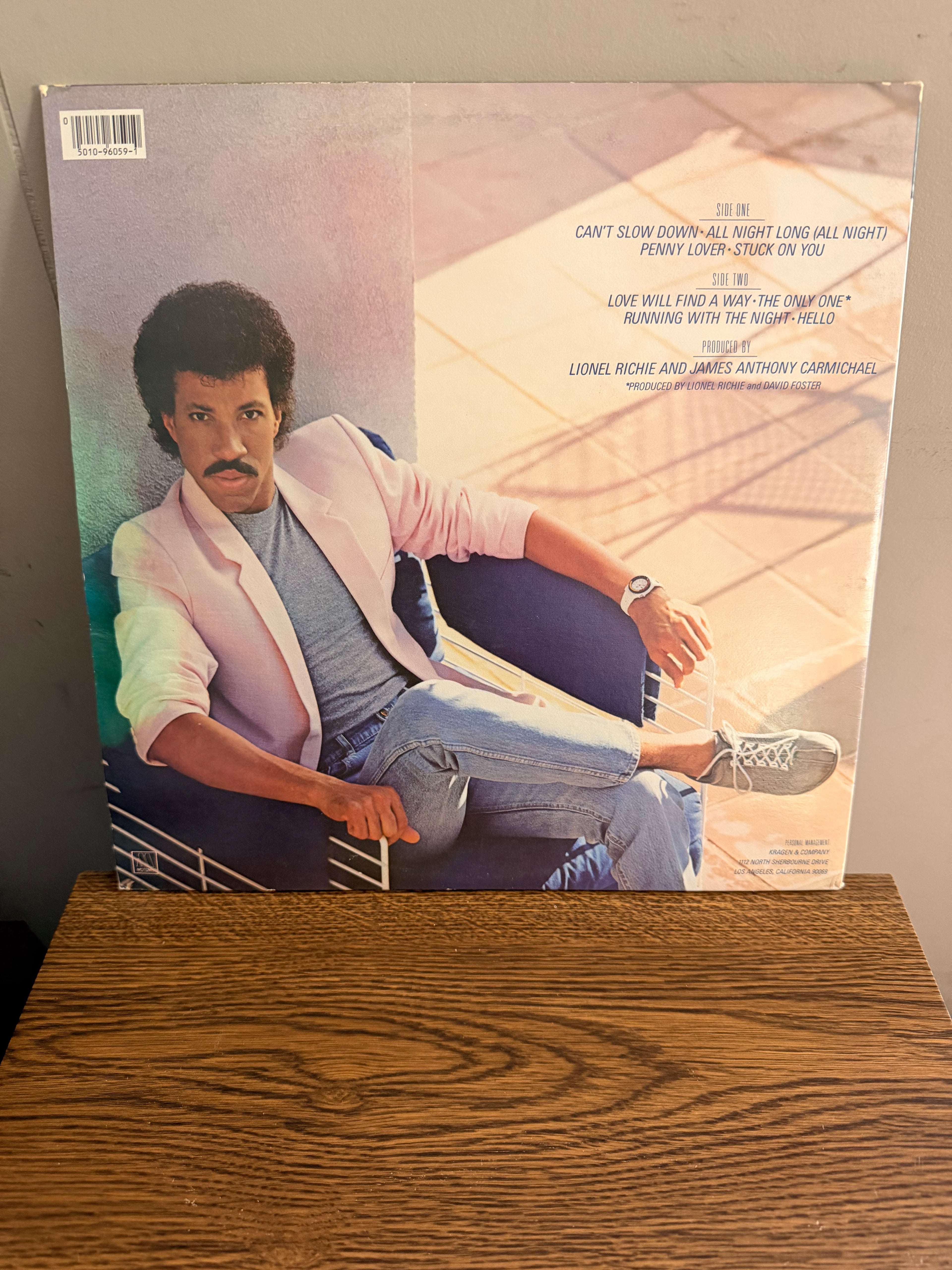 Lionel Richie “Can’t Slow Down”